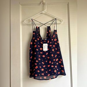 NWT!! Women’s 2Bella floral tank top - Size Medium